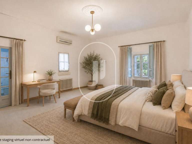 Propriété Mouriès - 9 chambres - 585m²