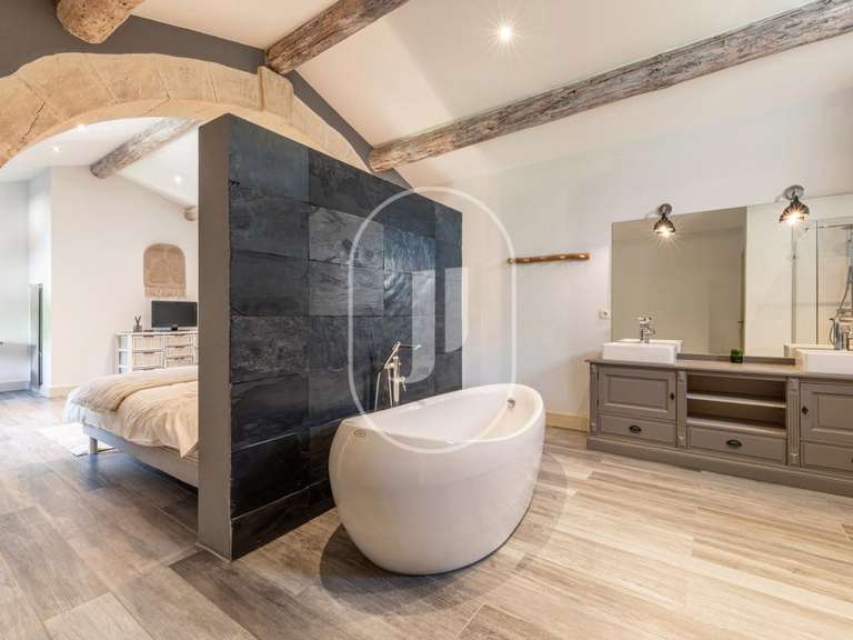 Propriété Mouriès - 5 chambres - 260m²