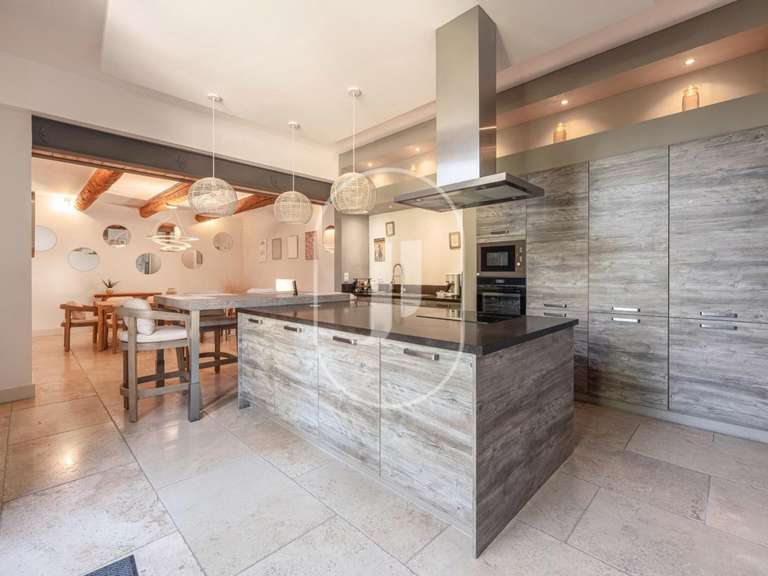 Propriété Mouriès - 5 chambres - 260m²