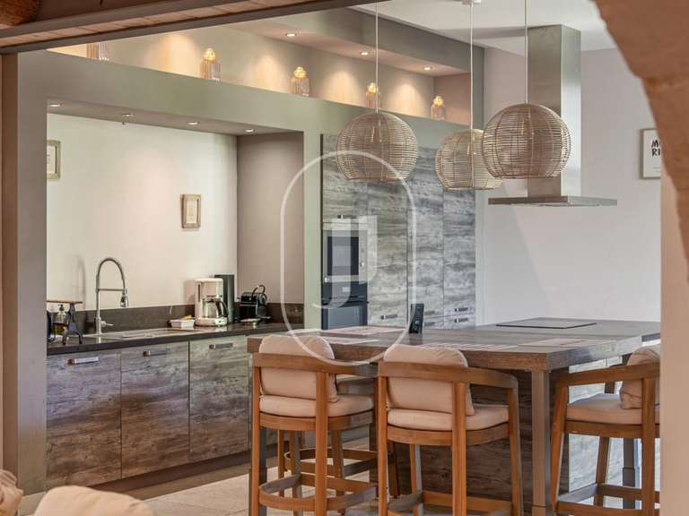 Propriété Mouriès - 5 chambres - 260m²