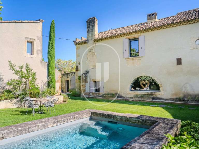 Propriété Mouriès - 5 chambres - 260m²