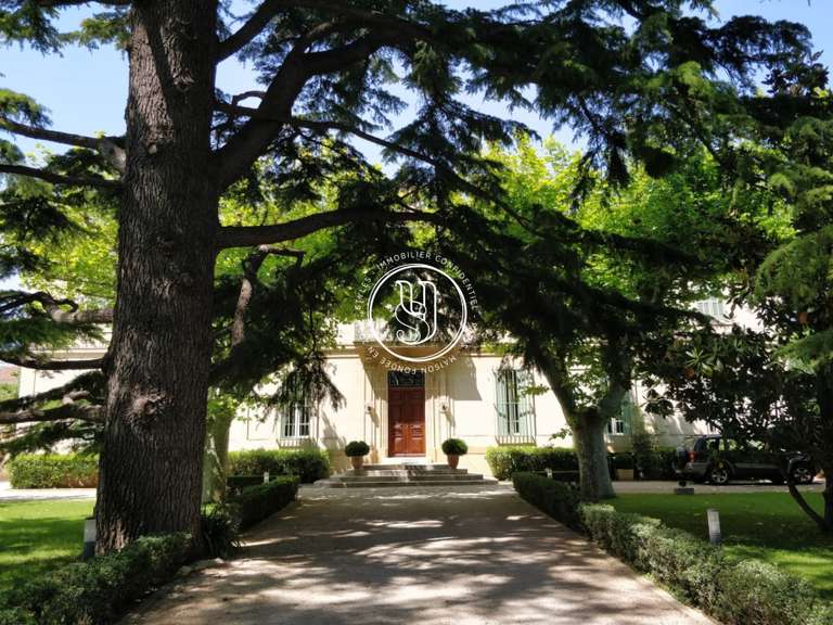 Villa Mouriès - 7 chambres - 496m²