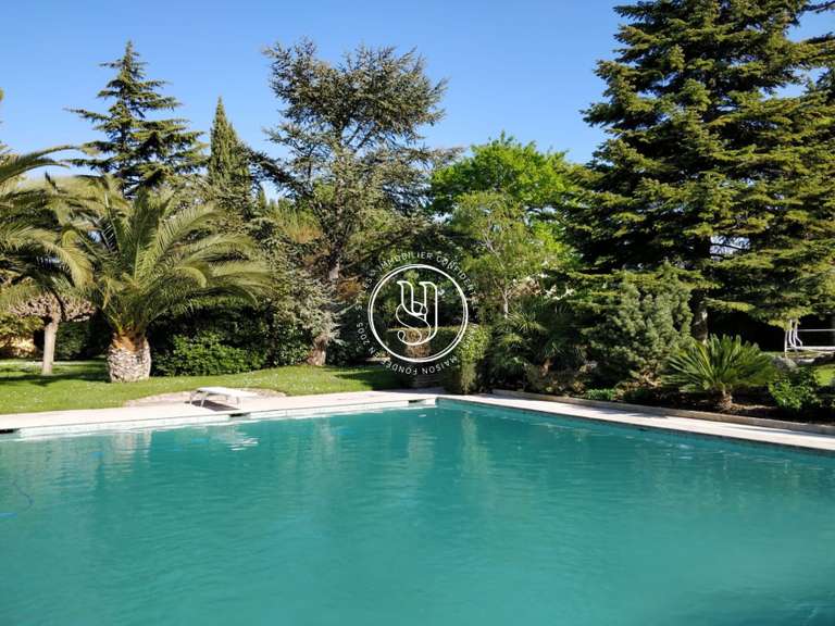 Villa Mouriès - 7 chambres - 496m²