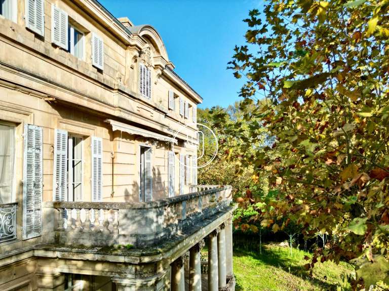 Villa Mouriès - 8 chambres - 526m²