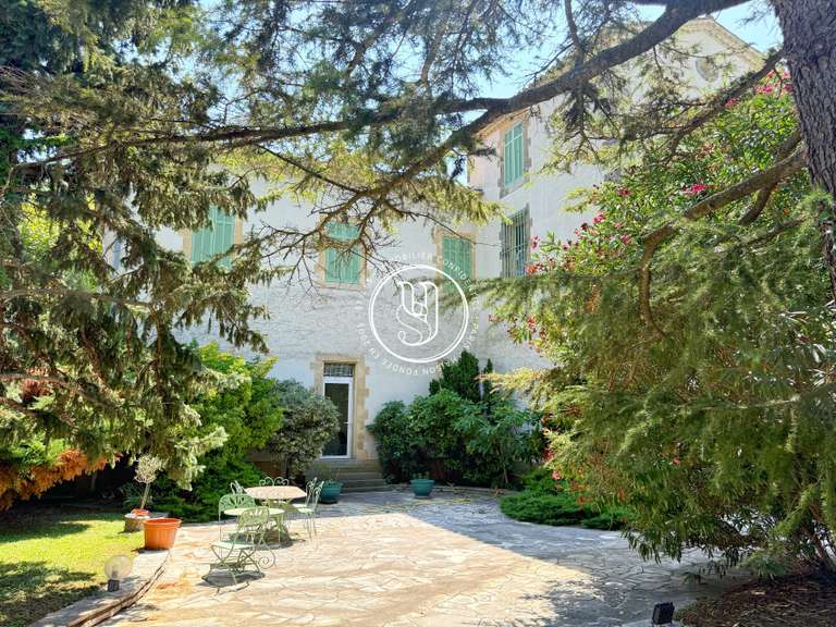 Villa Mouriès - 7 chambres - 496m²