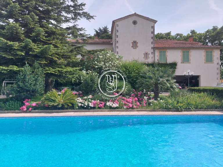 Villa Mouriès - 7 chambres - 496m²