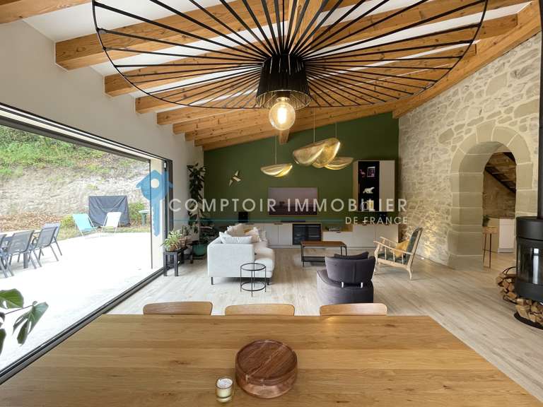 Maison Mours-Saint-Eusèbe - 3 chambres - 166m²