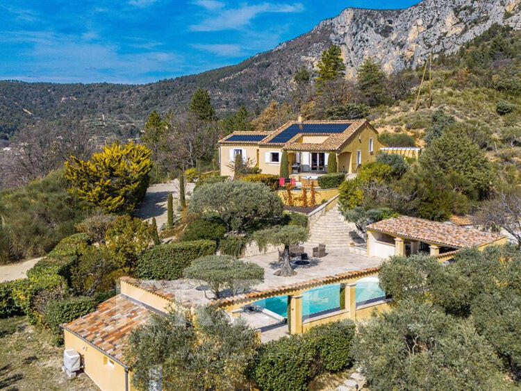 Maison Moustiers-Sainte-Marie - 5 chambres - 208m²