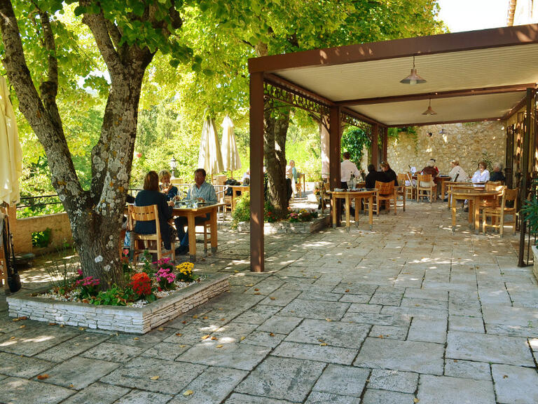 Maison Moustiers-Sainte-Marie - 5 chambres - 292m²