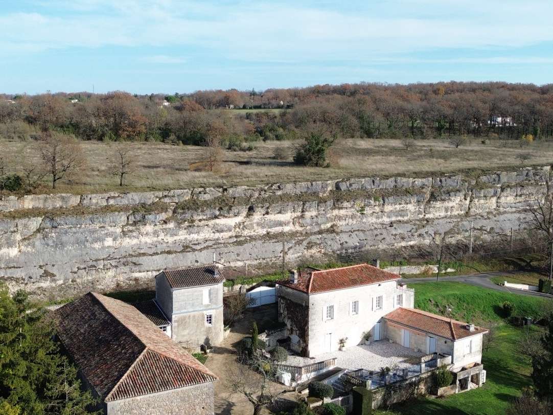 Maison Mouthiers-sur-Boëme