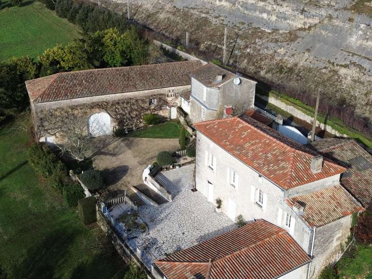 Maison Mouthiers-sur-Boëme - 3 chambres - 160m²