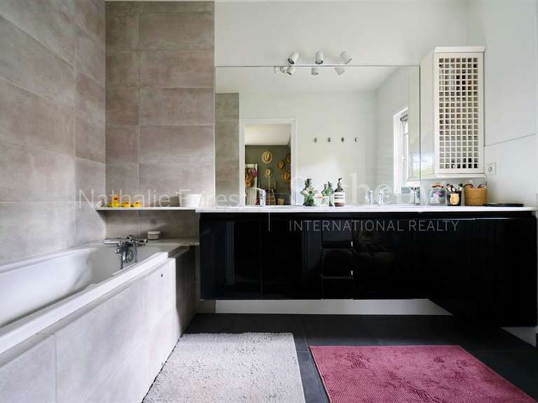 Maison Mouvaux - 5 chambres - 246m²
