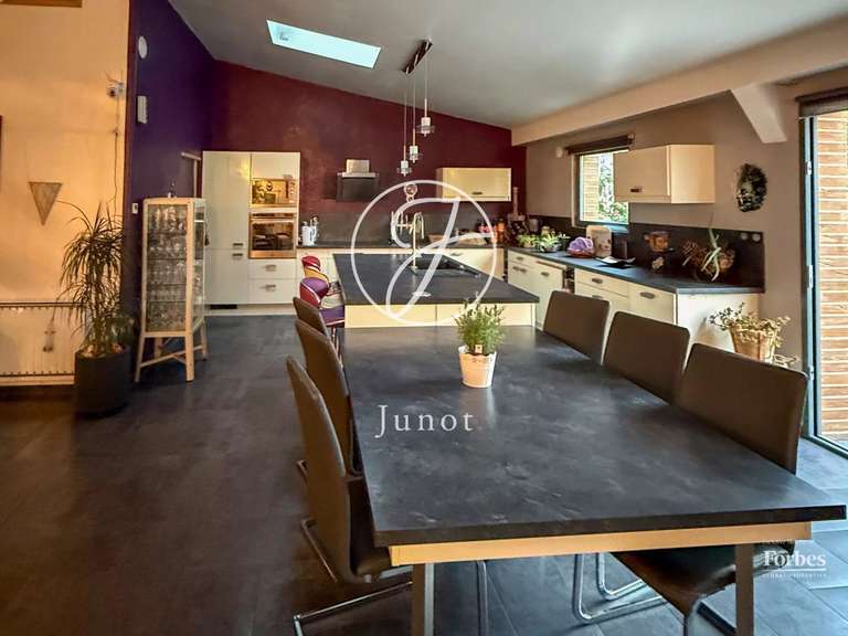 Maison Mouvaux - 2 chambres - 246m²