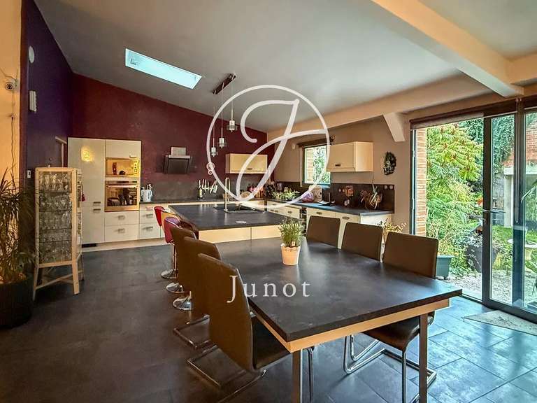 Maison Mouvaux - 2 chambres - 246m²