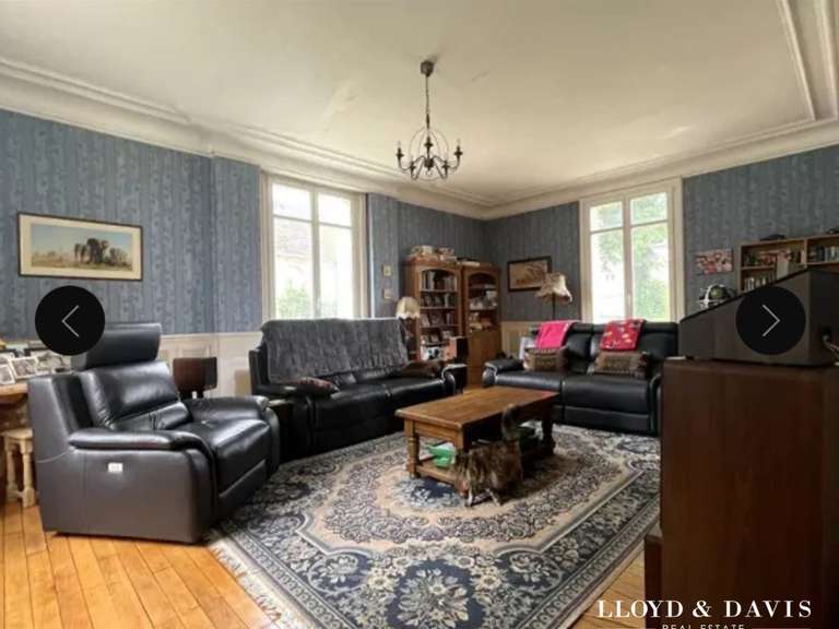 House Mouy - 10 bedrooms - 420m²