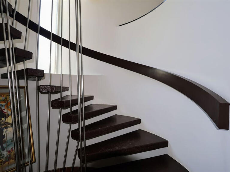 Maison Mudaison - 6 chambres - 343m²