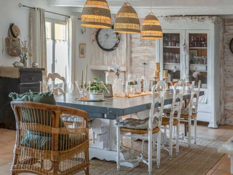 Maison Murs - 7 chambres - 200m²