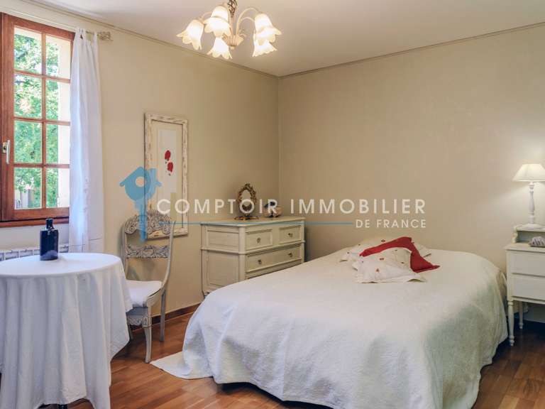Maison Murs - 4 chambres - 177m²