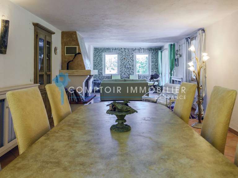 Maison Murs - 4 chambres - 177m²