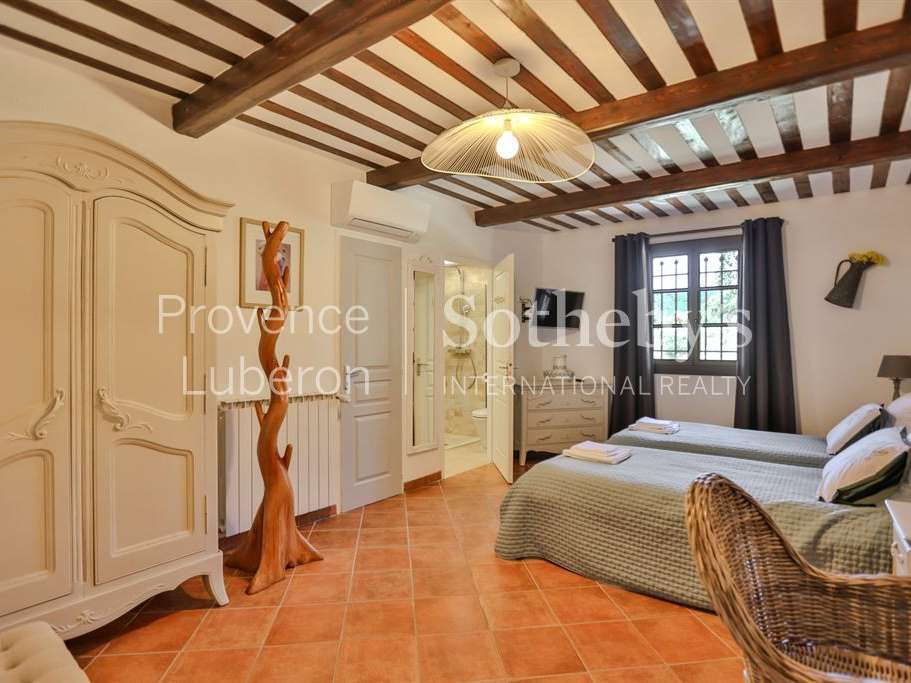 Property Murs