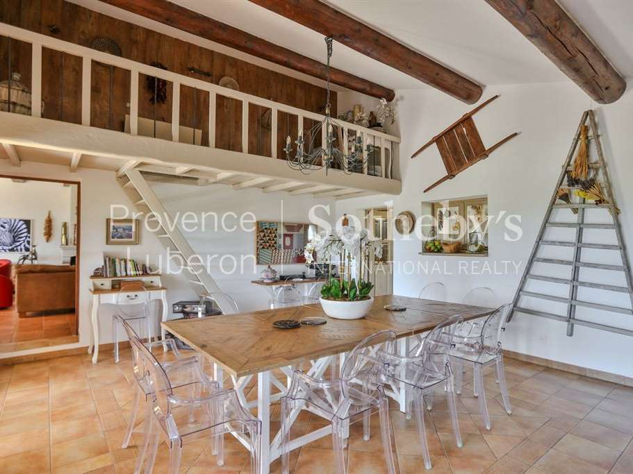 Property Murs