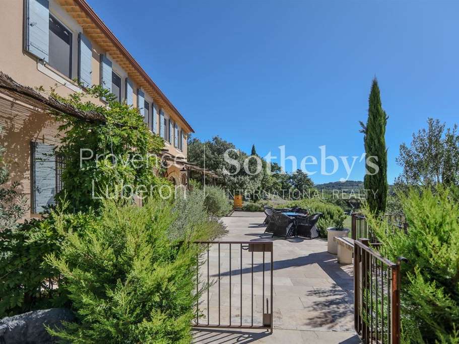 Property Murs