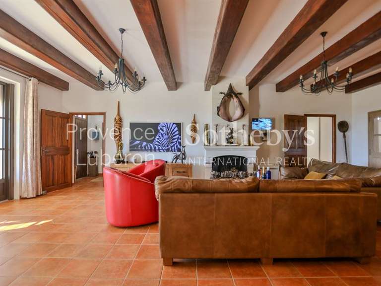 Propriété Murs - 6 chambres - 310m²