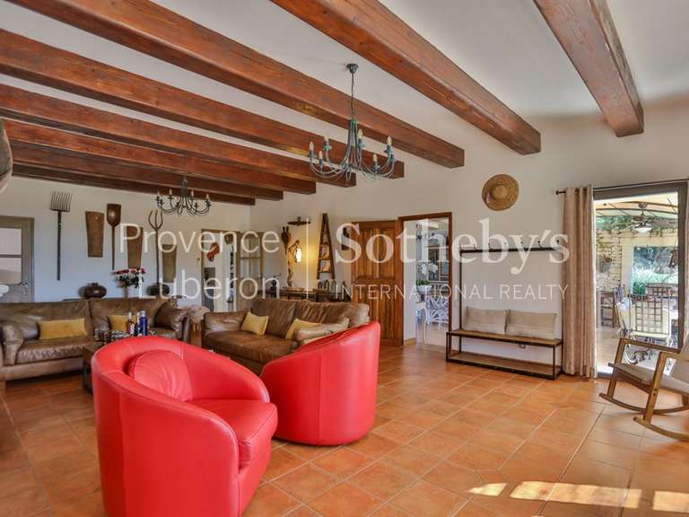 Propriété Murs - 6 chambres - 310m²