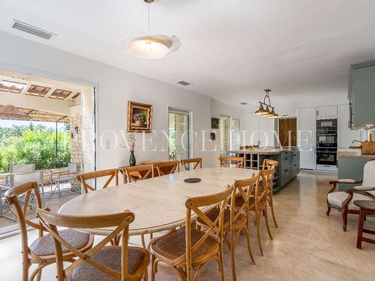 Propriété Murs - 5 chambres - 215m²