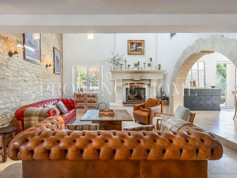 Propriété Murs - 5 chambres - 215m²