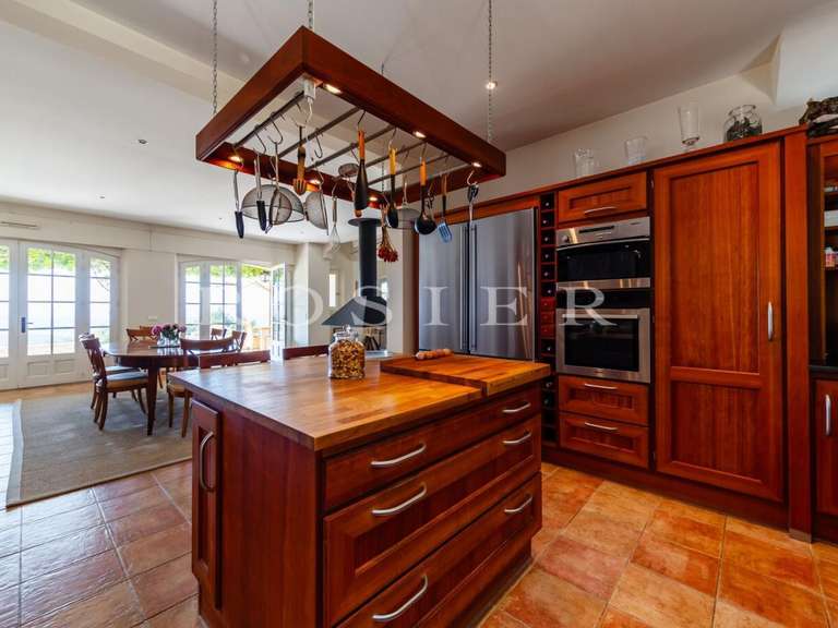 Villa Murs - 4 chambres - 248m²