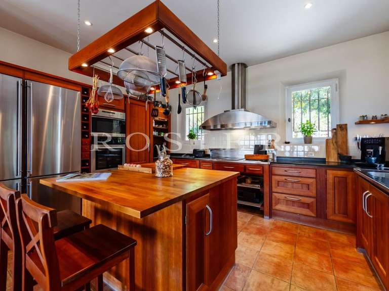Villa Murs - 4 chambres - 248m²