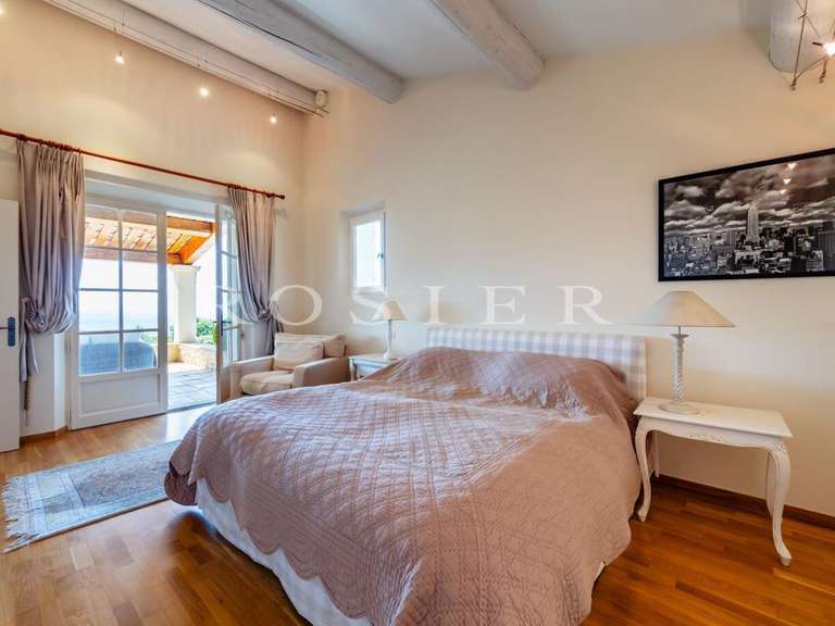 Villa Murs - 4 chambres - 248m²