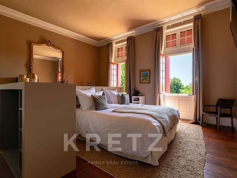 Château Mussidan - 9 chambres - 900m²