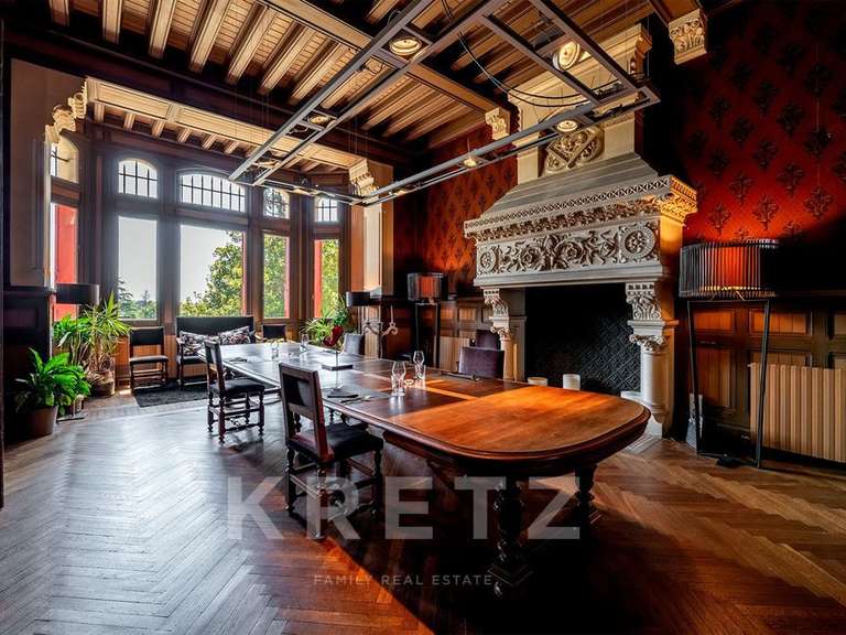 Château Mussidan - 9 chambres - 900m²