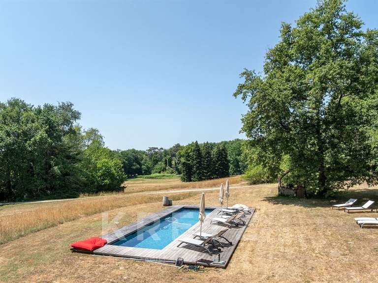 Château Mussidan - 9 chambres - 900m²