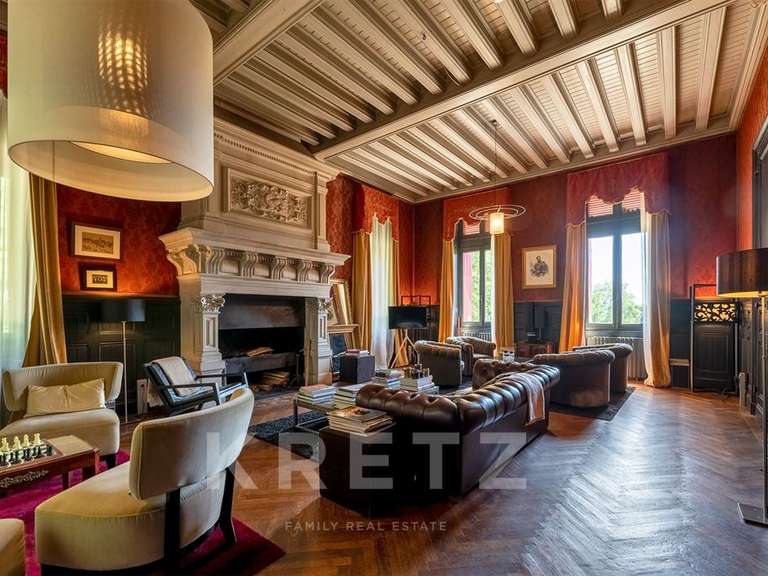 Château Mussidan - 9 chambres - 900m²