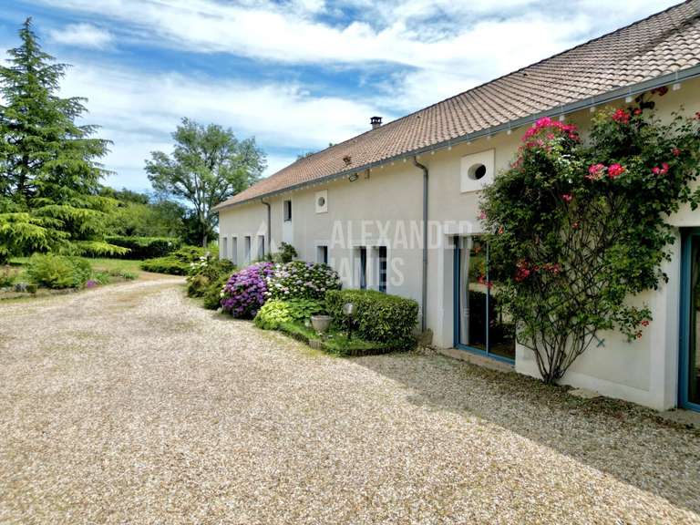 Propriété Mussidan - 3 chambres - 347m²