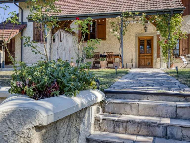 House Nangy - 4 bedrooms - 376m²