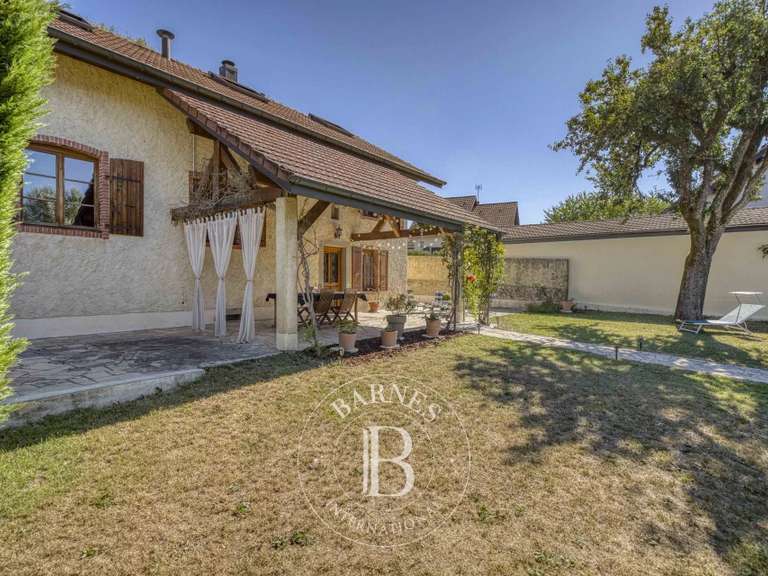 House Nangy - 4 bedrooms - 376m²