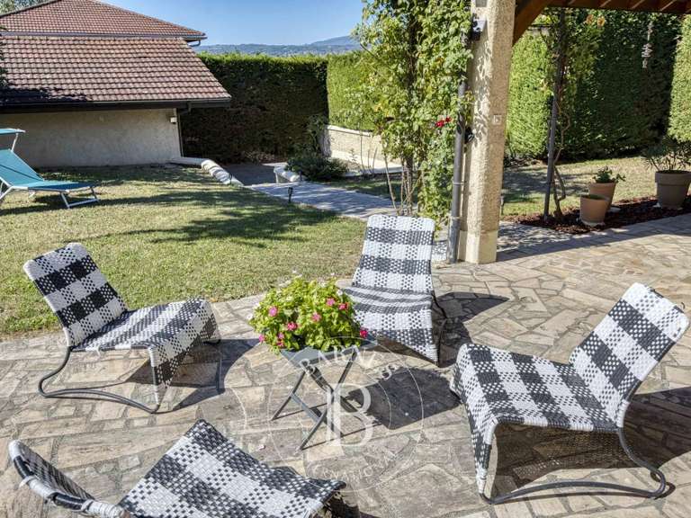 House Nangy - 4 bedrooms - 376m²