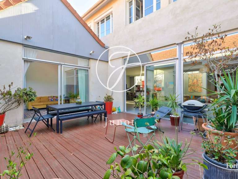 Maison Nanterre - 5 chambres - 337m²