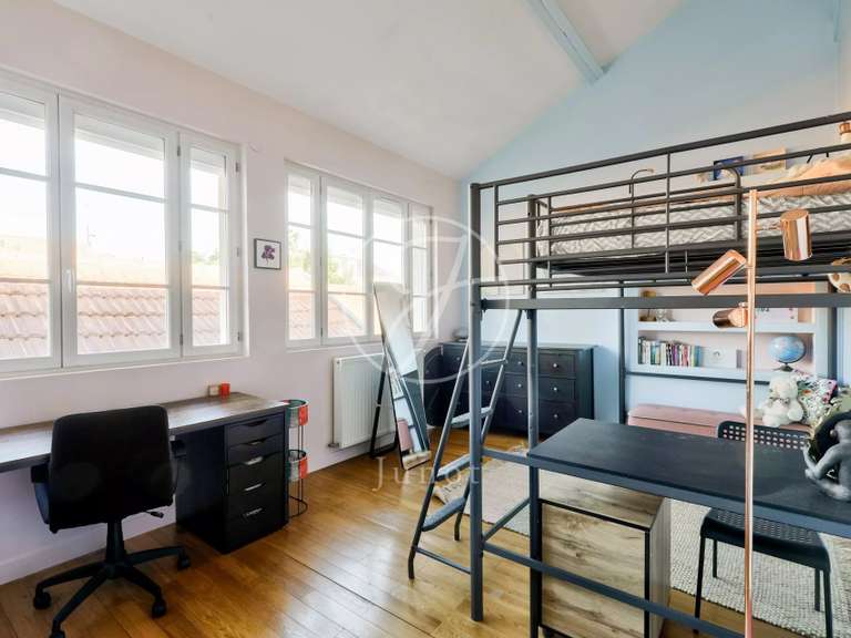 Maison Nanterre - 5 chambres - 337m²