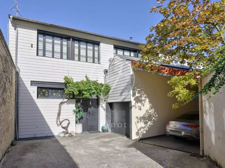 Maison Nanterre - 5 chambres - 337m²