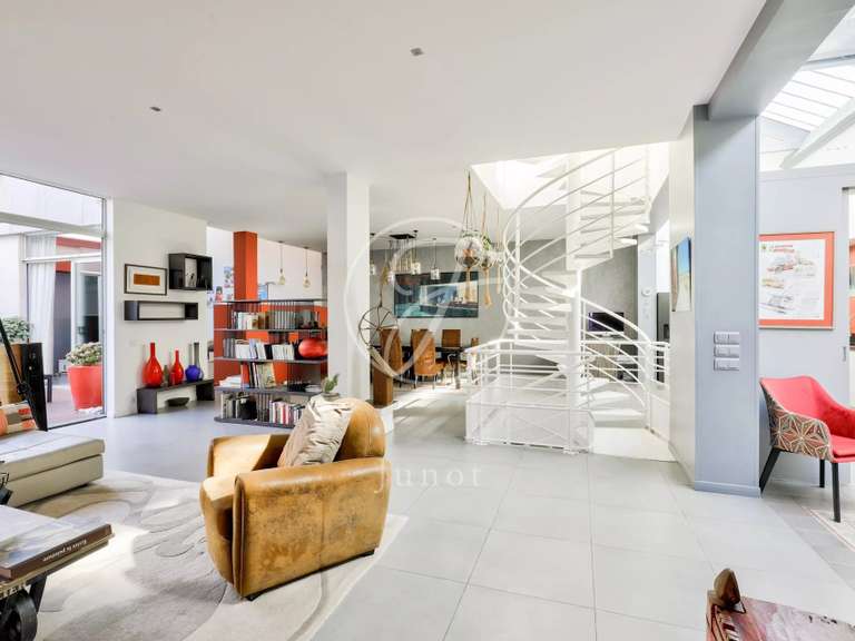 Maison Nanterre - 5 chambres - 337m²