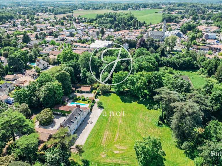 Castle Nantes - 5 bedrooms - 447m²