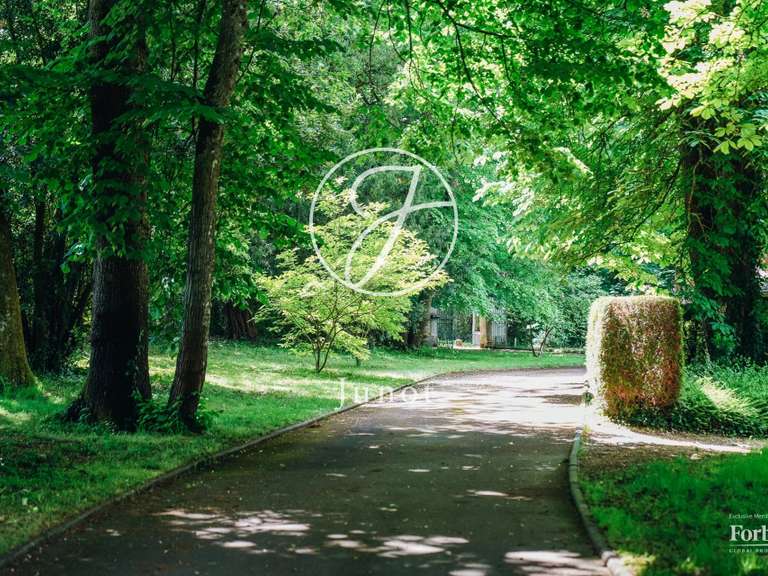 Castle Nantes - 5 bedrooms - 447m²