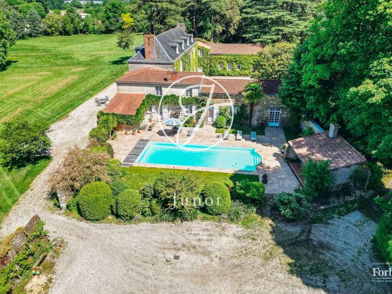 Castle Nantes - 5 bedrooms - 447m²