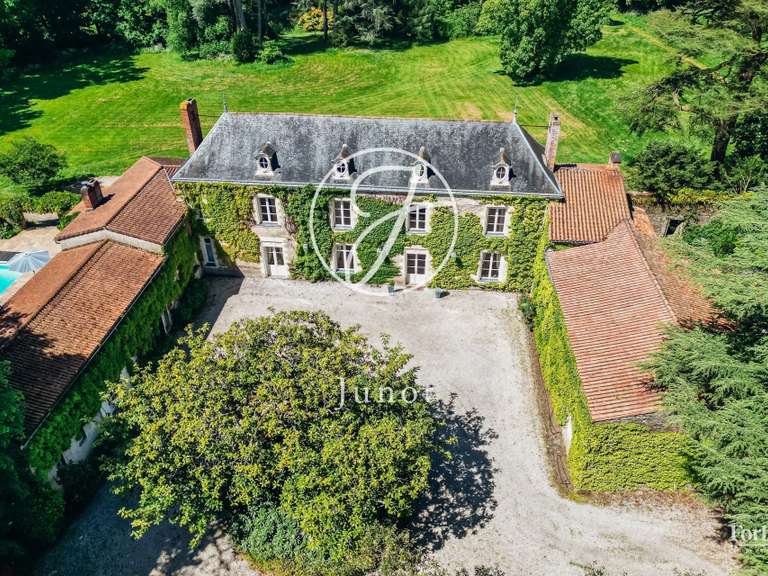 Castle Nantes - 5 bedrooms - 447m²