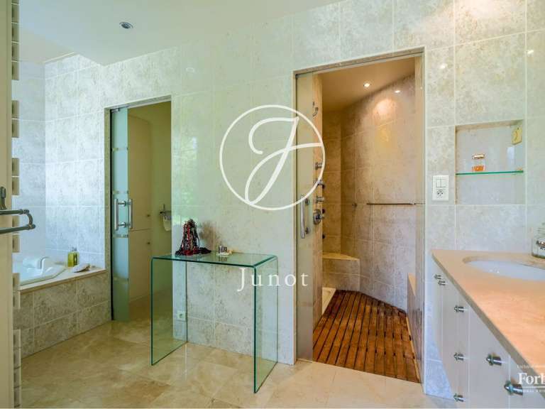 Castle Nantes - 5 bedrooms - 447m²